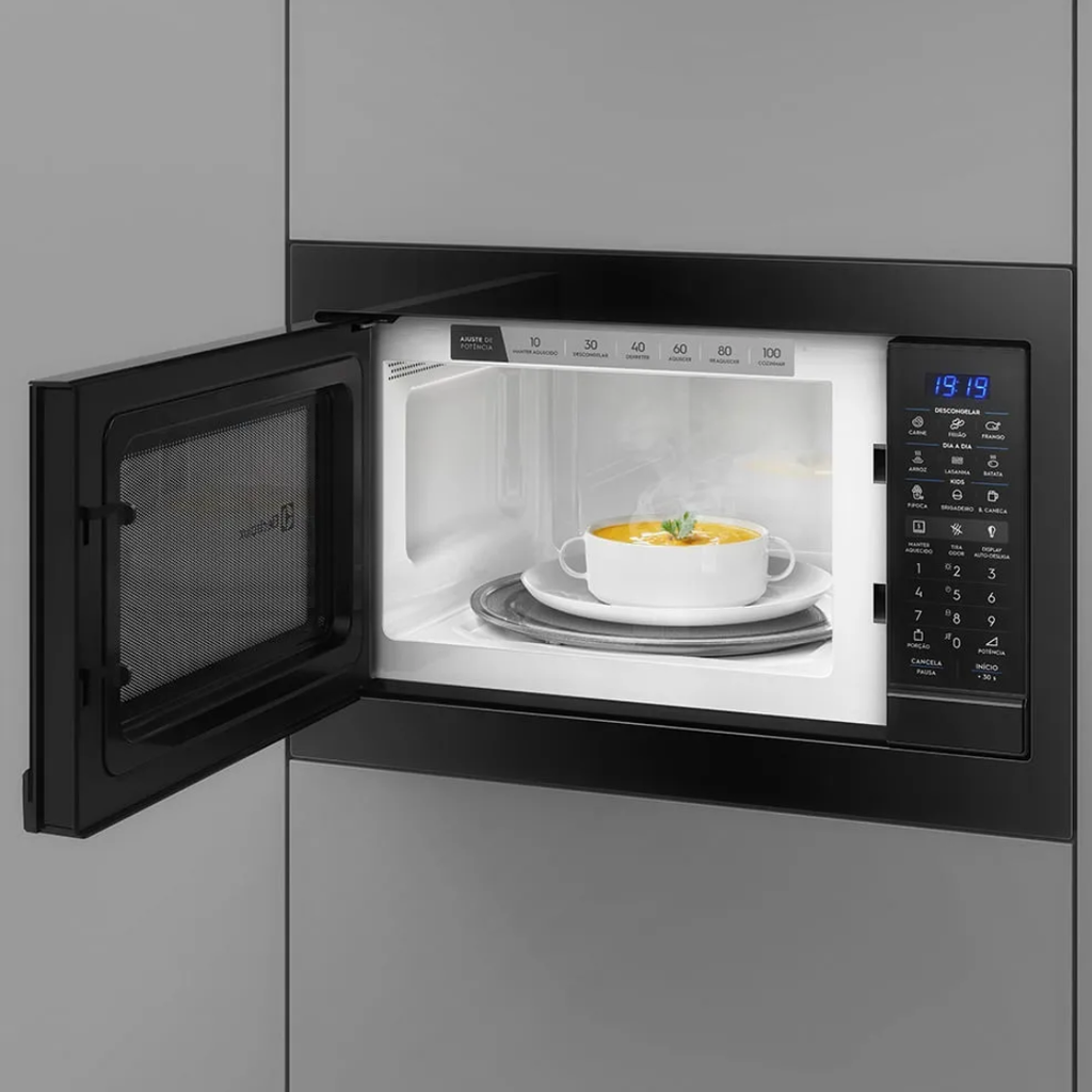 Kit Electrolux de Embutir Forno Elétrico OE5EA 50L com AirFryer +Micro-ondas 34L ME3EP 220V