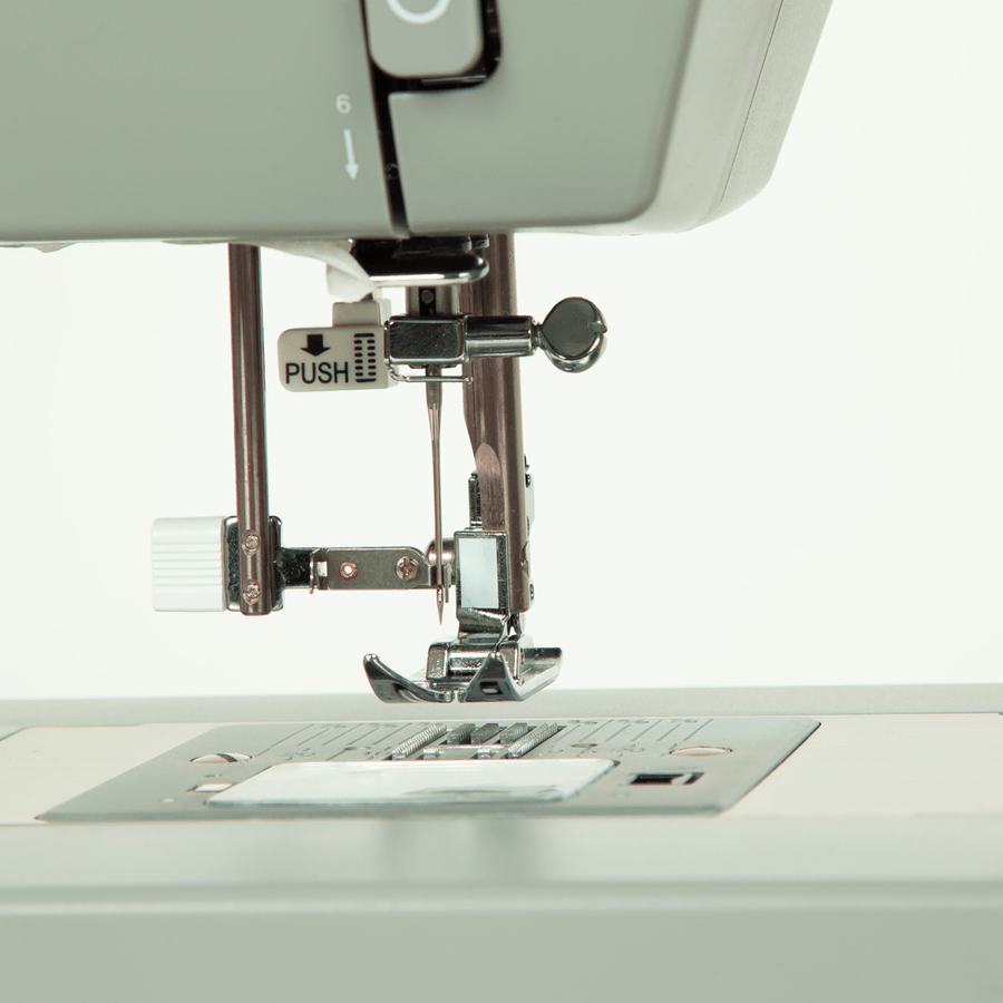 Máquina de Costura Singer Facilita Pro 4432 220V