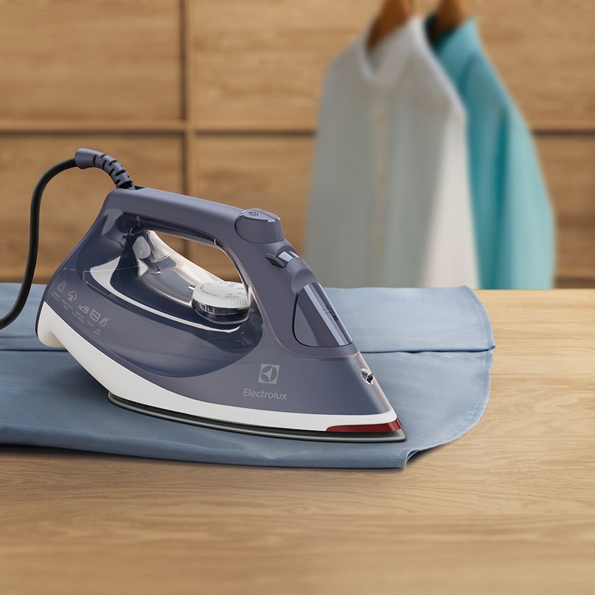 Ferro de Passar a Vapor e a Seco Electrolux Experience com PowerVapour e Base de Cerâmica ESI60 220V