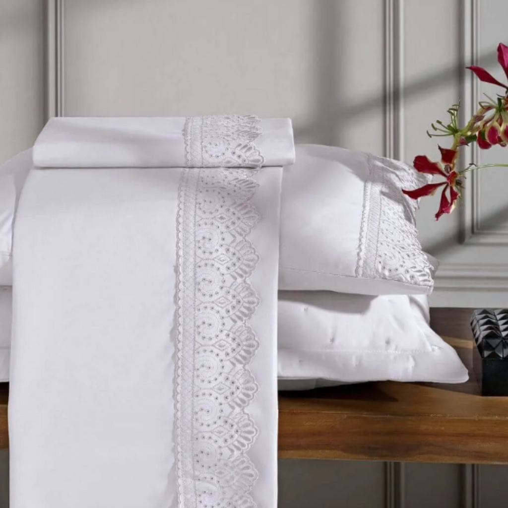 Jogo de Roupa de Cama Queen 4 Peças Hedrons Rendas Toque de Algodão  Branco