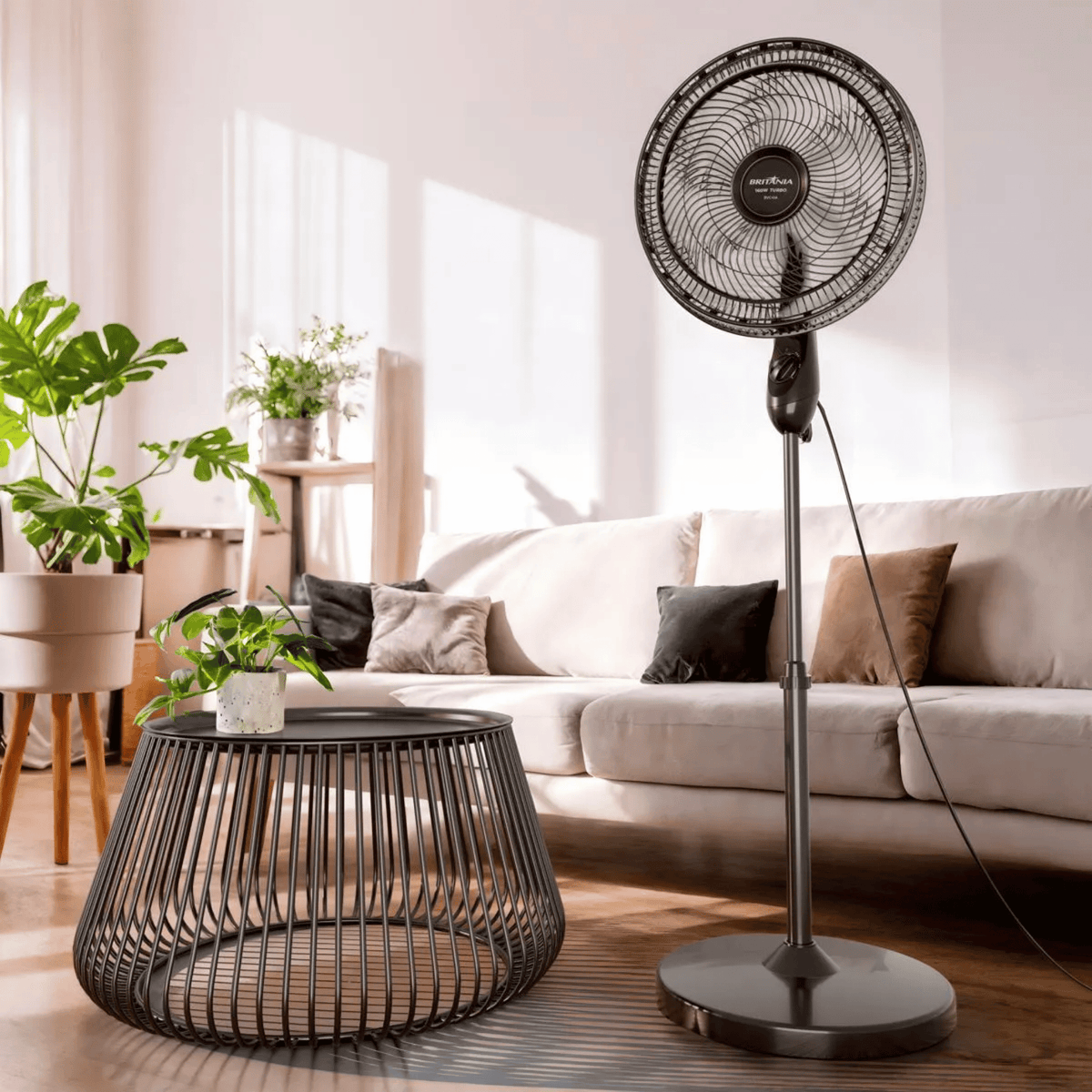 Ventilador de Coluna Britânia Tecnologia Maxx Force BVC41A 160W Preto 220V
