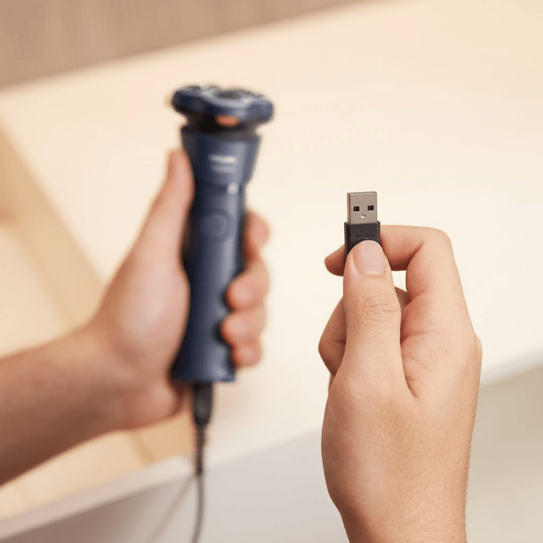 Barbeador Philips Série 1000 Seco ou Molhado Deep Azul Bivolt