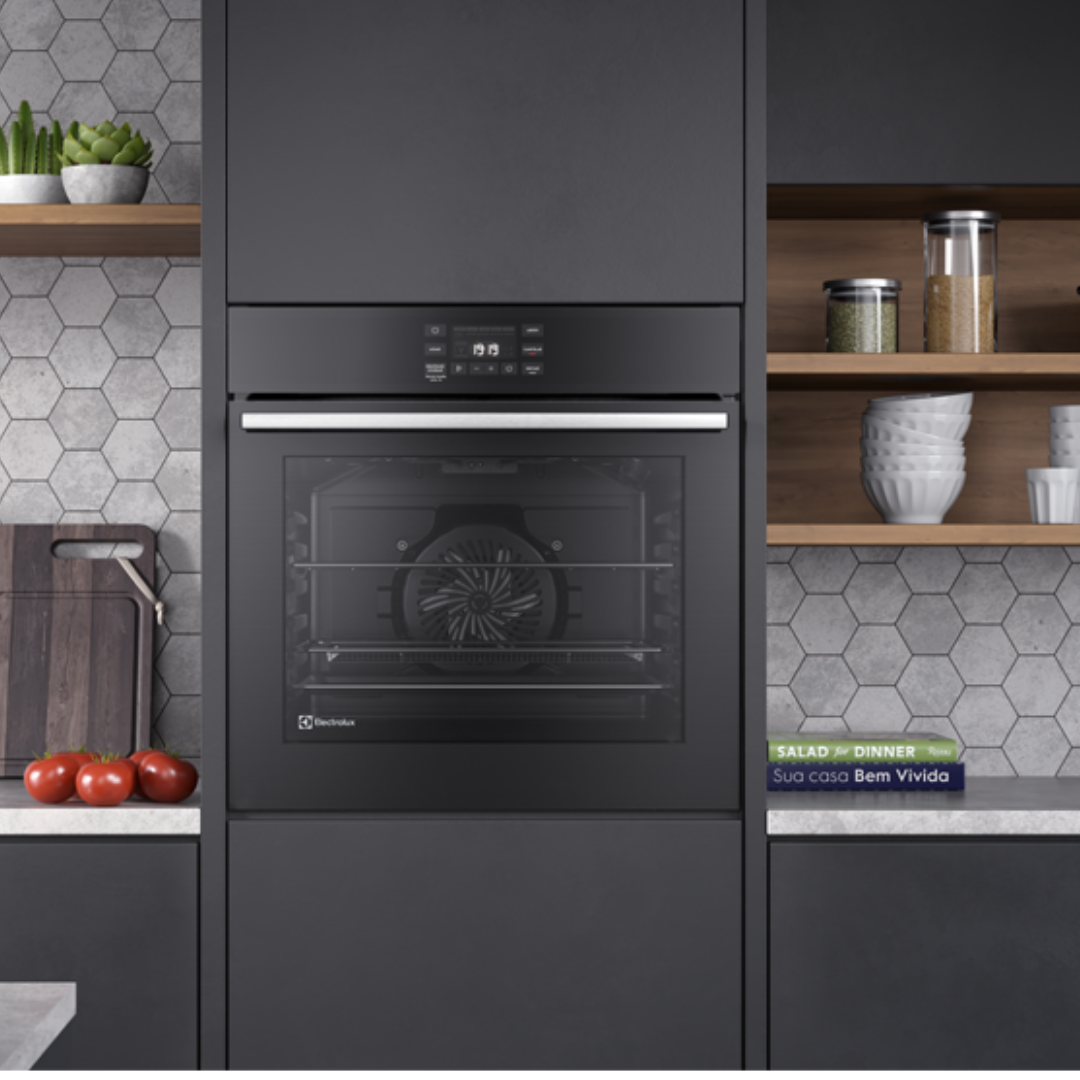 Forno de Embutir Elétrico Electrolux 80L OE8EA Experience Air Fryer Preto 220V