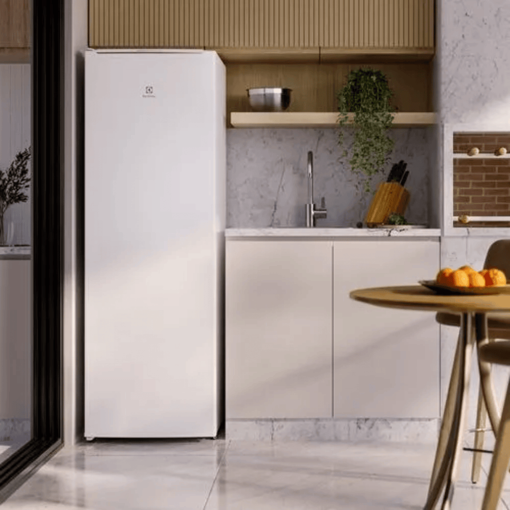 Freezer Vertical Efficient Electrolux 249L Inverter FEI27T Branco Bivolt