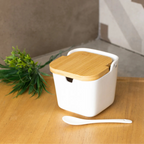 Saleiro de Mesa de Cerâmica Coliseu com Tampa de Bambu e Colher