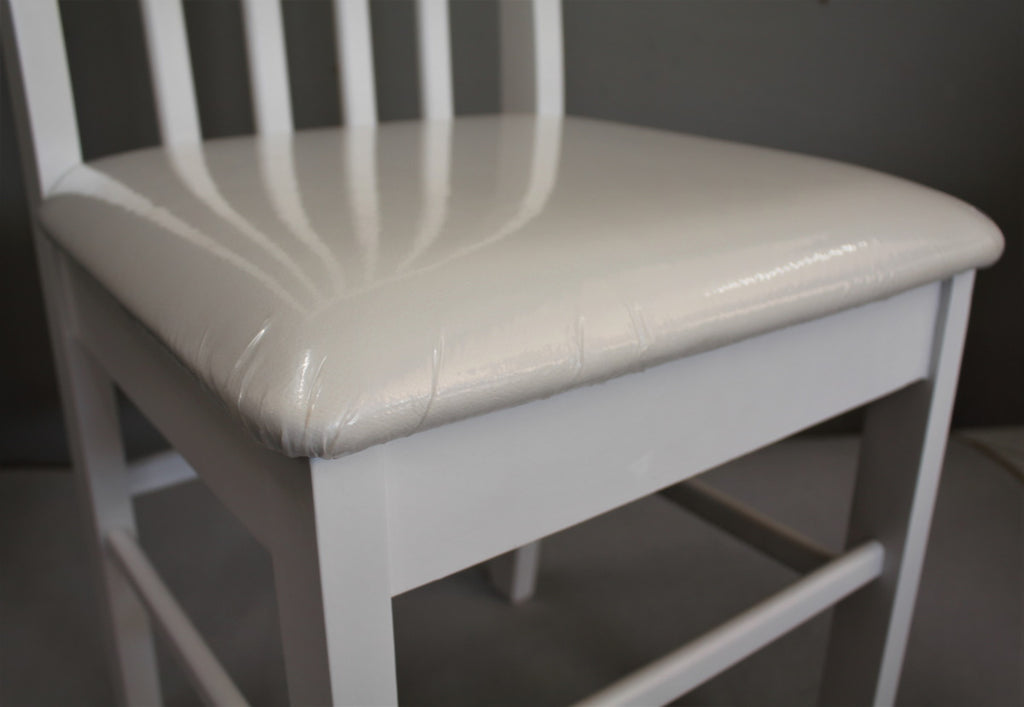 Cadeira Milena Matte Estofada Madeira Branco Tecido Korino Branco