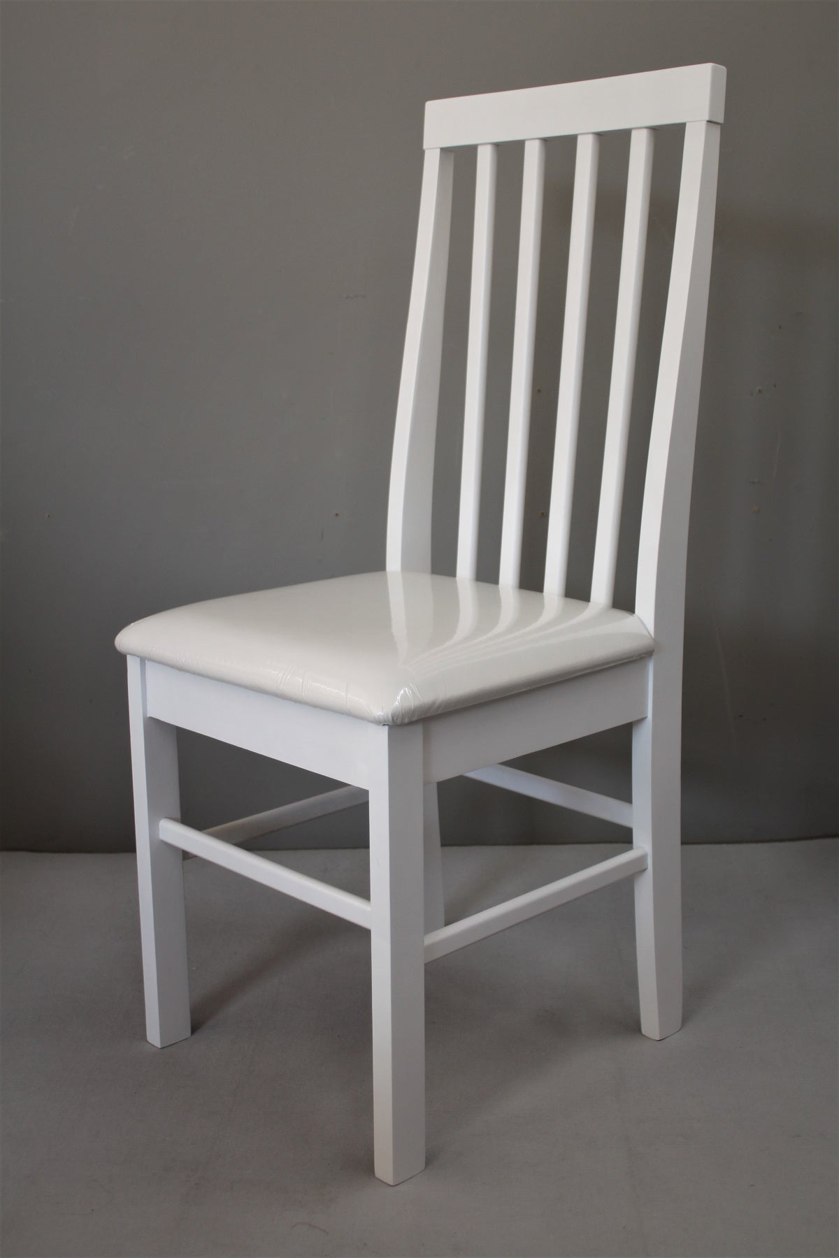 Cadeira Milena Matte Estofada Madeira Branco Tecido Korino Branco