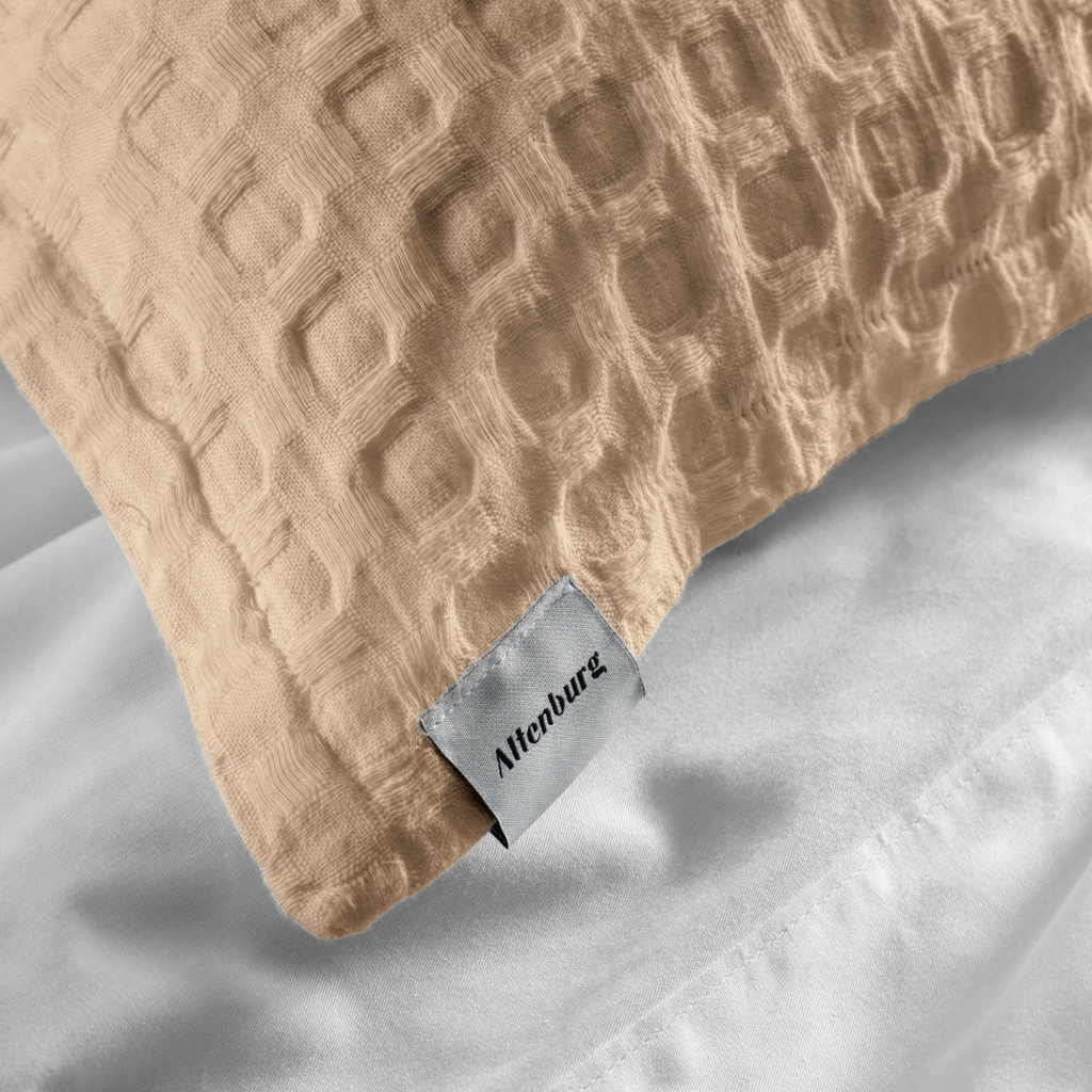 Fronha Altenburg Versalhes para BodyPillow 200 Fios 40x130cm Bege Caramelo