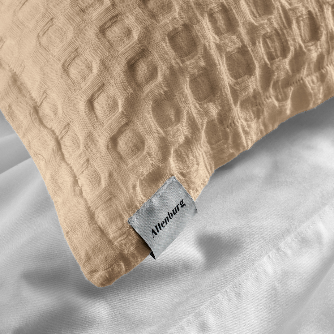 Fronha Altenburg Versalhes para BodyPillow 200 Fios 40x130cm Bege Caramelo
