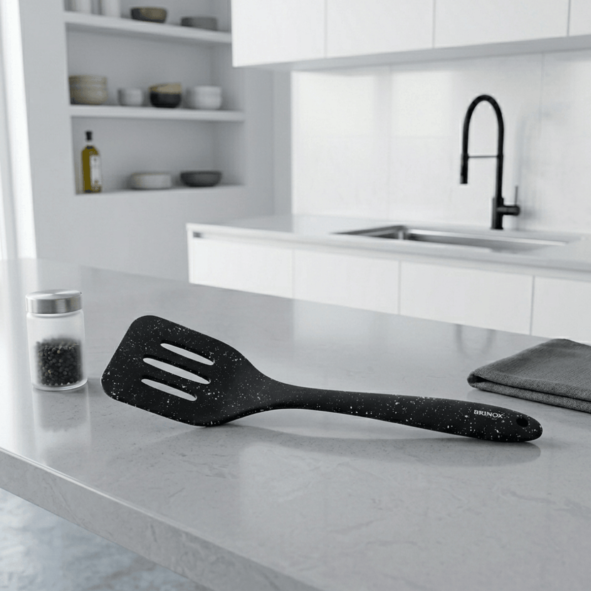 Espatula Vazada de Silicone Brinox Flex 29cm Preto