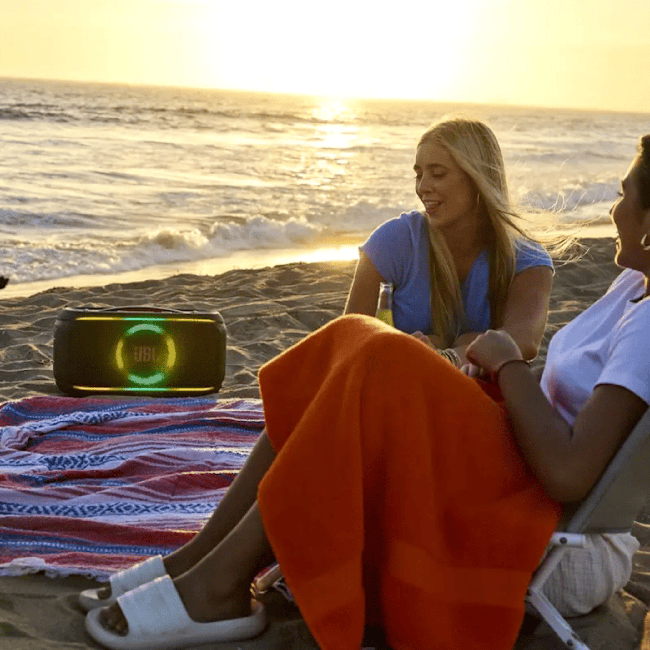 Caixa de Som Portátil JBL PartyBox On-The-Go 2 com Microfone Preto