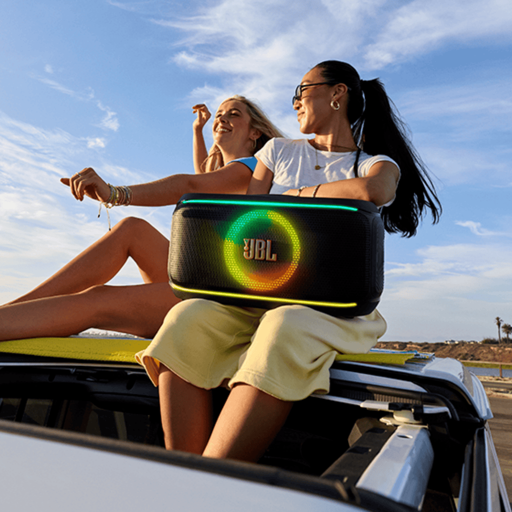 Caixa de Som Portátil JBL PartyBox On-The-Go 2 com Microfone Preto