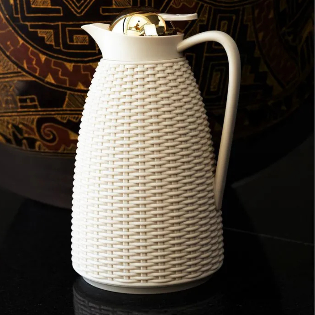 Garrafa Térmica Rojemac  New Rattan  com Tampa Dourada  1L Bege